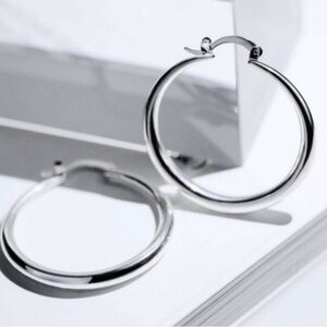 NEW 18k White Gold Plated 1.5” Round Hoop Earrings